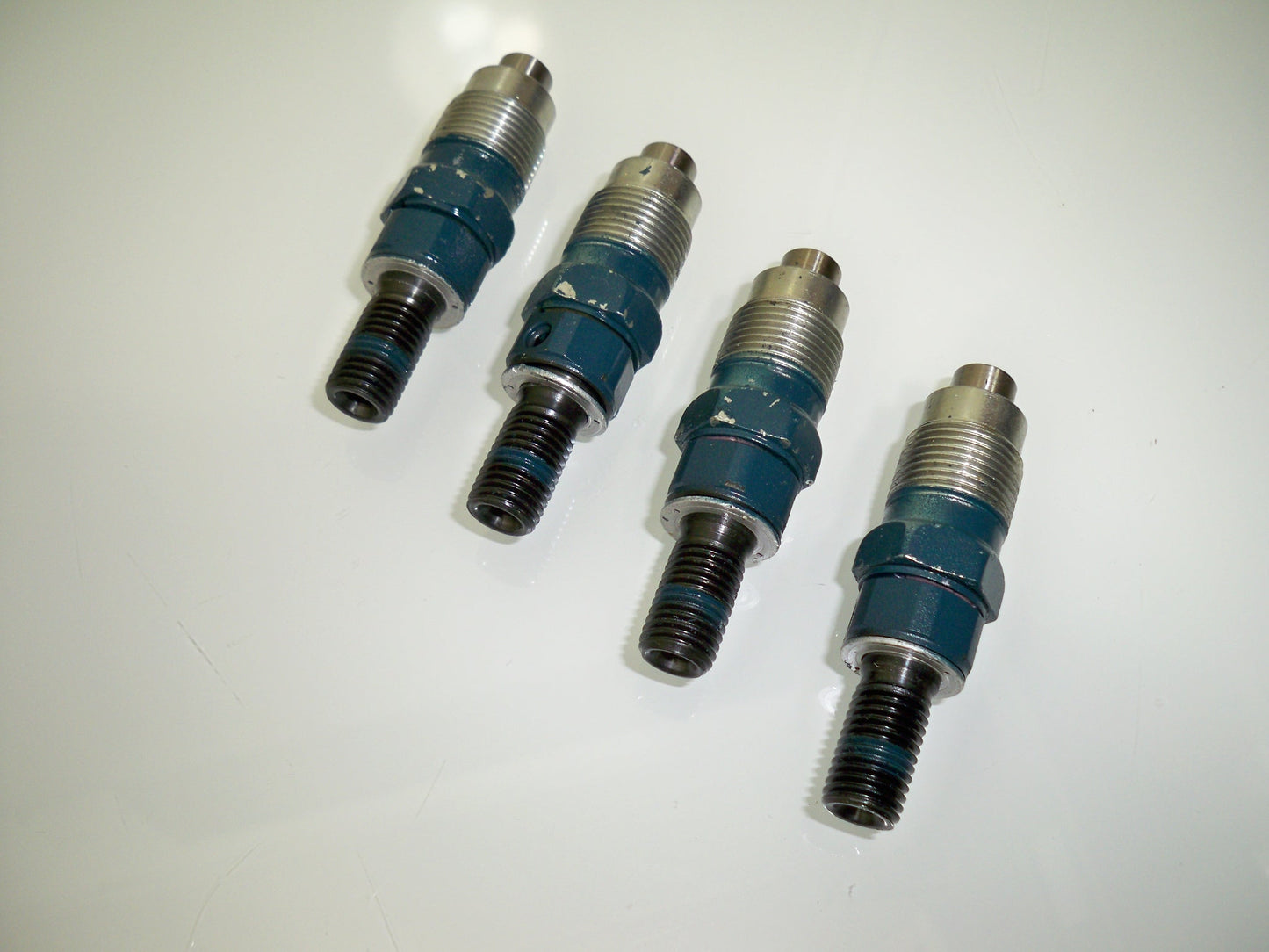 EXPRESS von Kubota Einspritzdüse für V1903 V2003-M V2203 V2203-M V2403-M