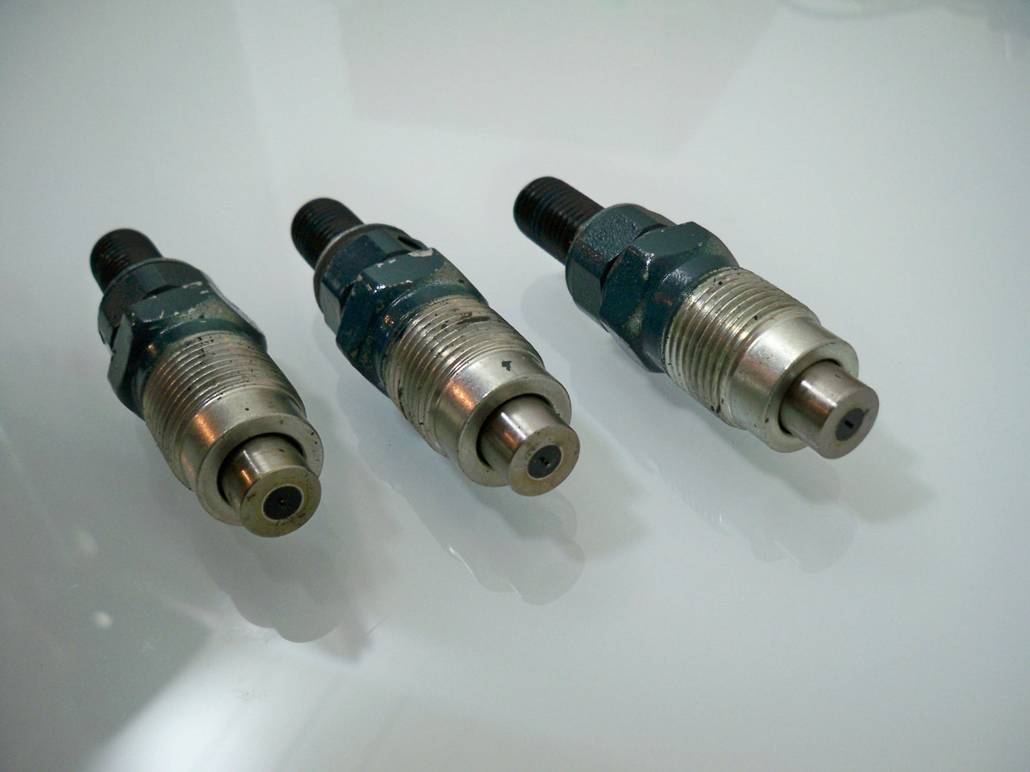 von Kubota Einspritzdüse für D1403 D1503-M D1703 16082-53903 19077-53000