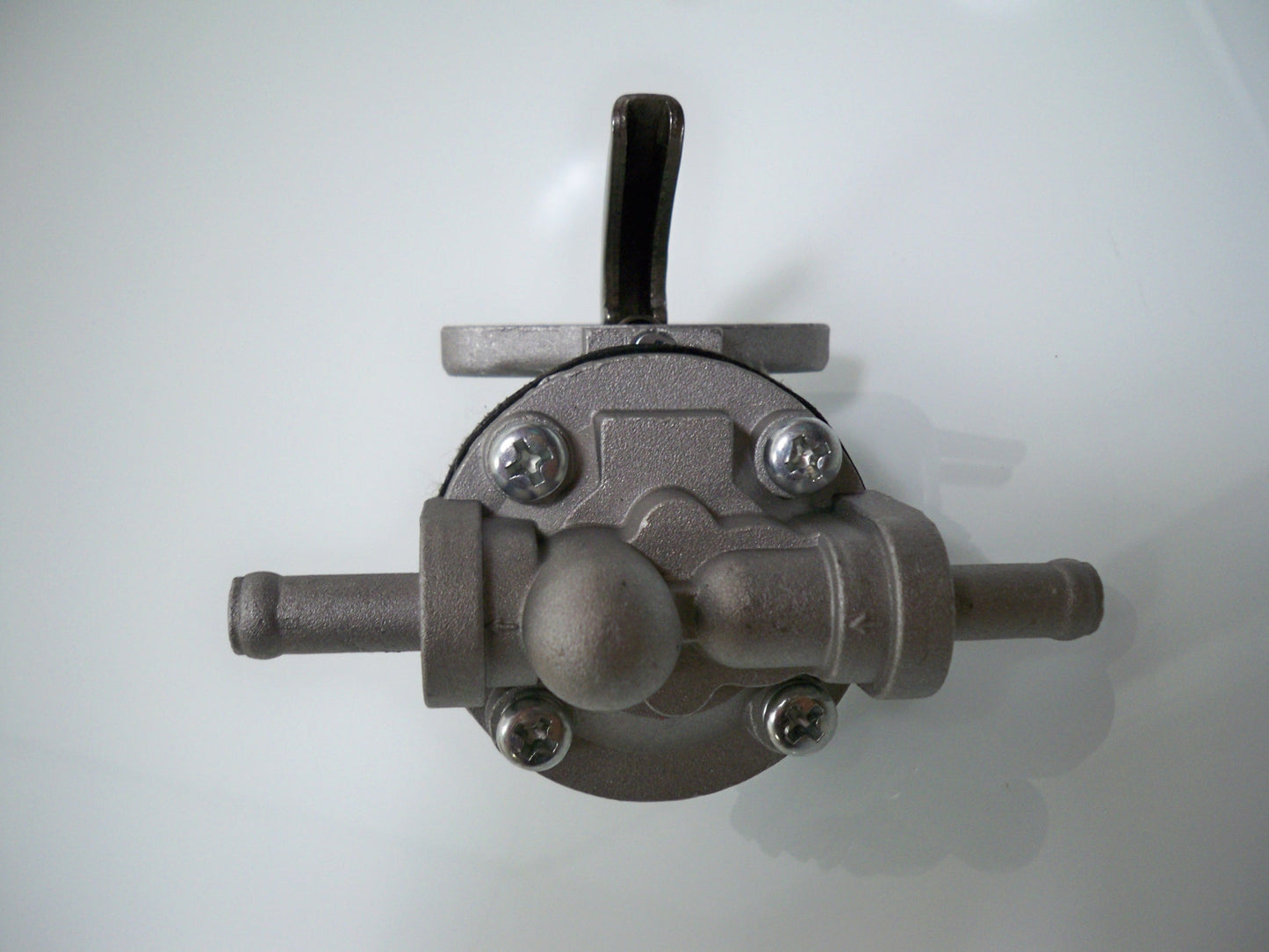 Kraftstoffpumpe passend für Kubota Z402 Z482 Z602 F2803-BG WG600 WG750 WG752