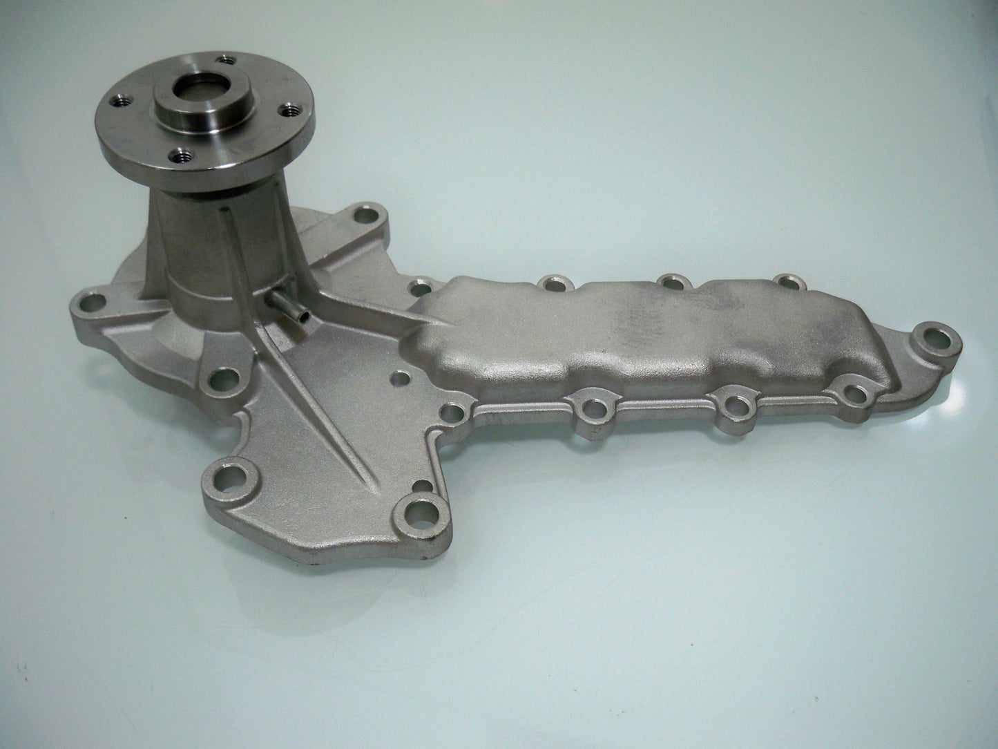 Wasserpumpe passend für New Holland L455 L553 L555 L454
