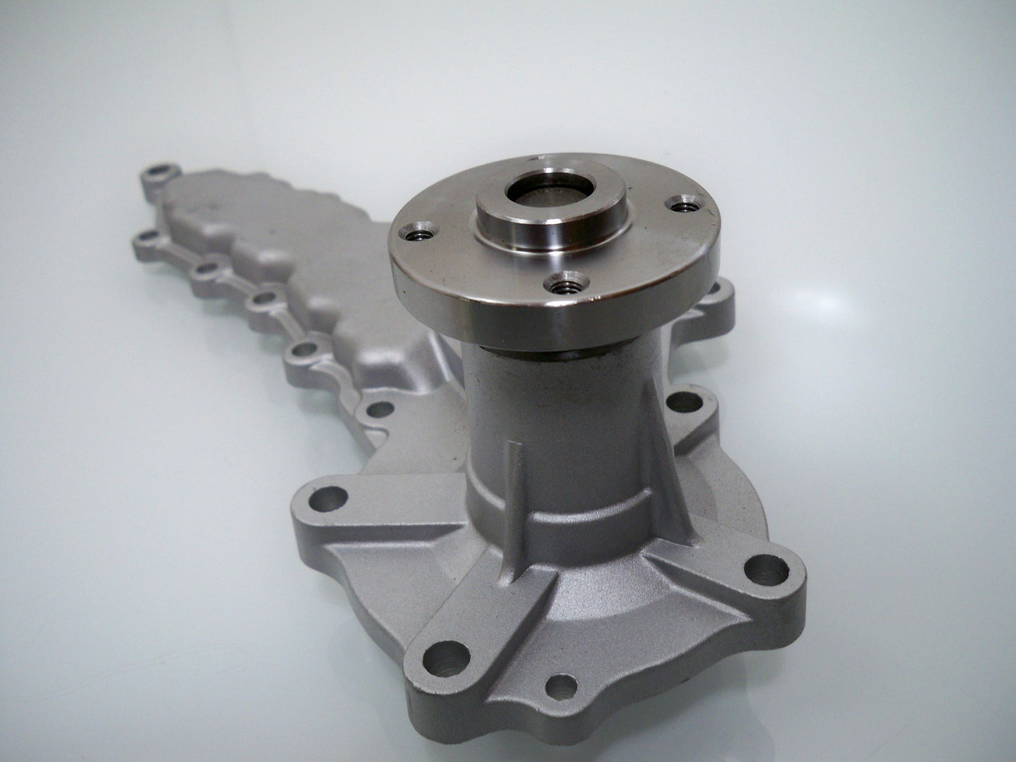Wasserpumpe passt Kubota V1902 V1903-M V2003-M V2203-M V2403-M V2409-M-DI F2803