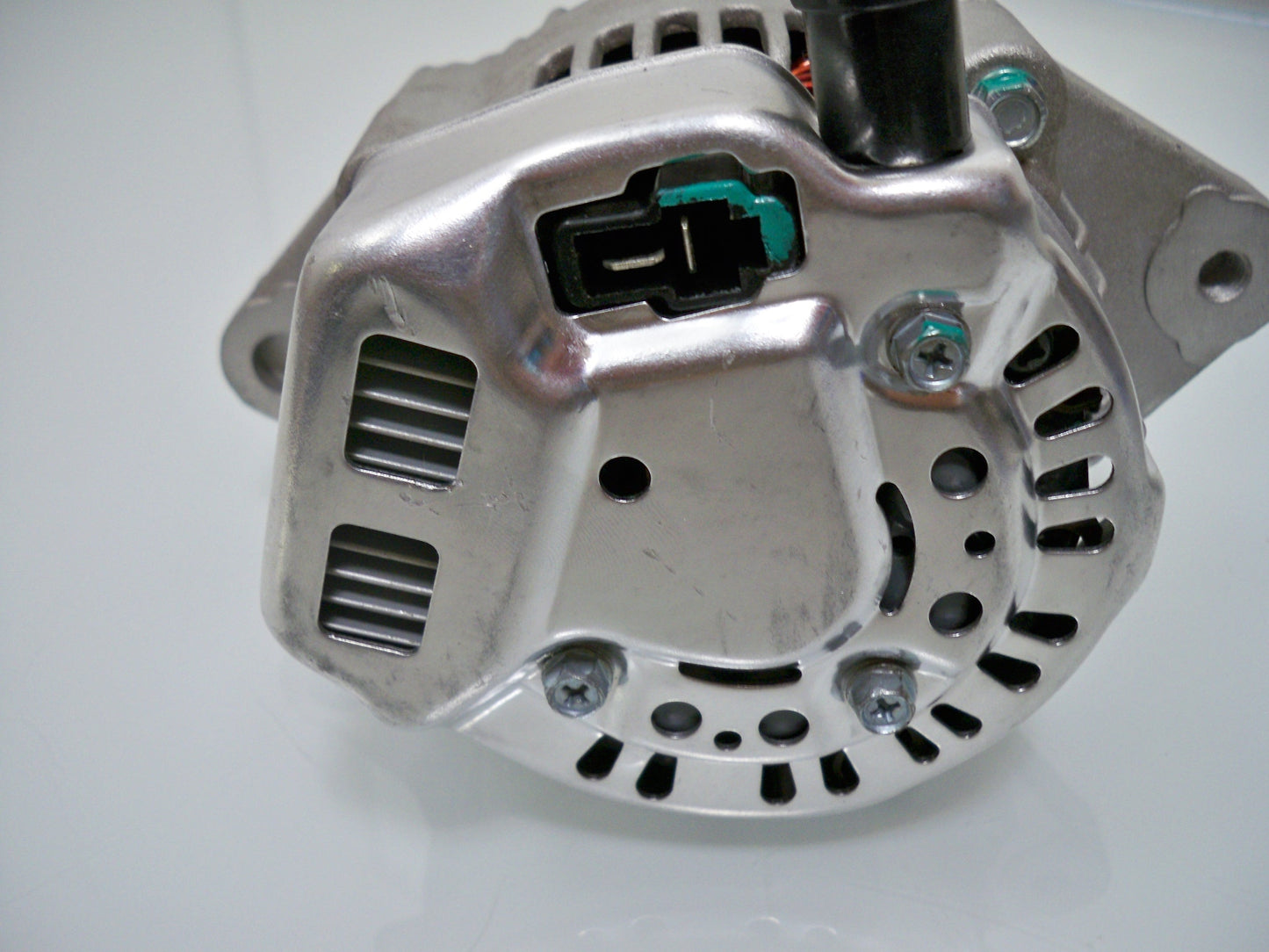 Lichtmaschine passend für Kubota D950-B 16615-64011 129052-77220 16615-64011