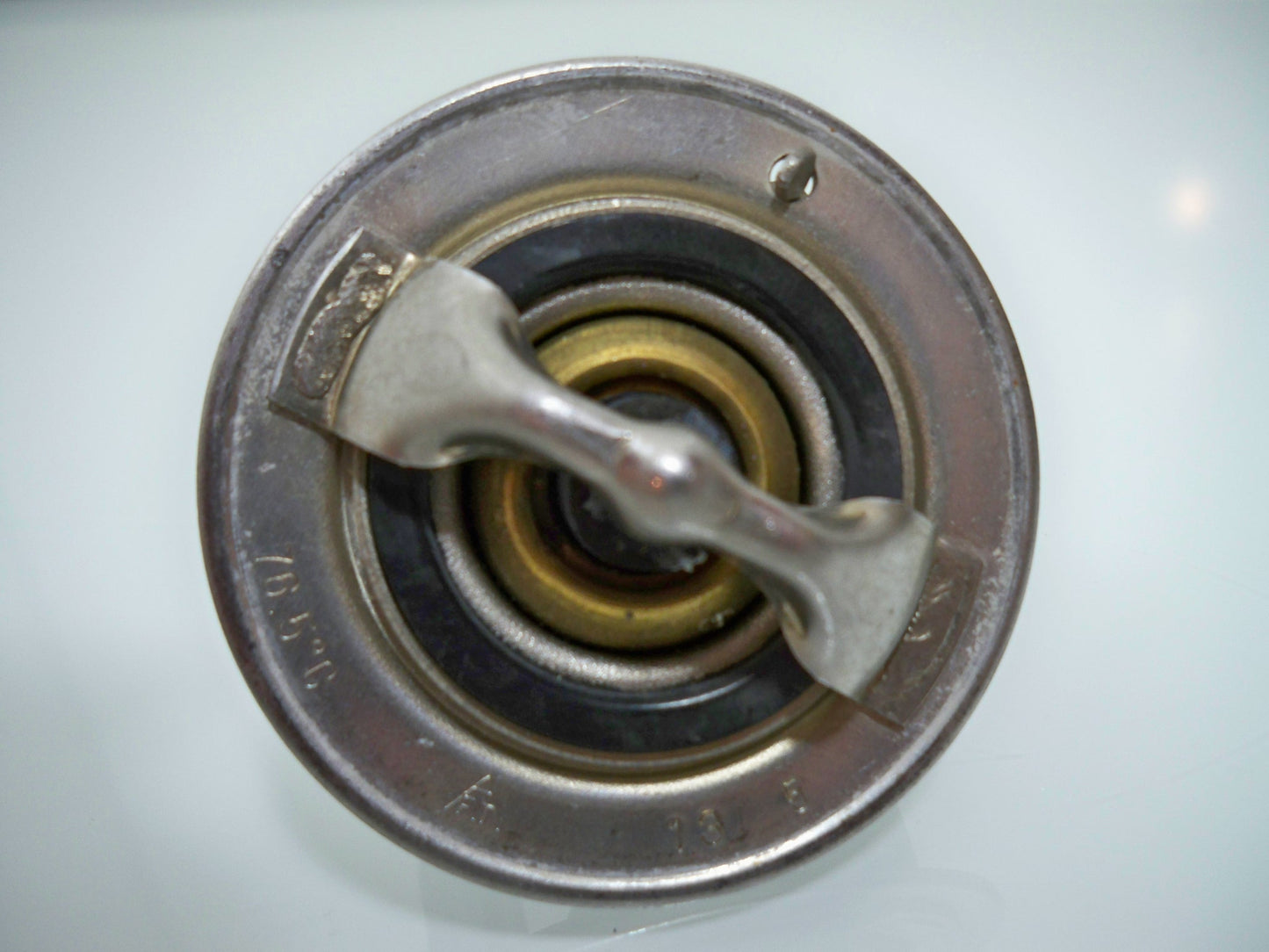 Thermostat von Kubota V3300 V3307 V3600 V3800 1C011-73010 1C011-73013