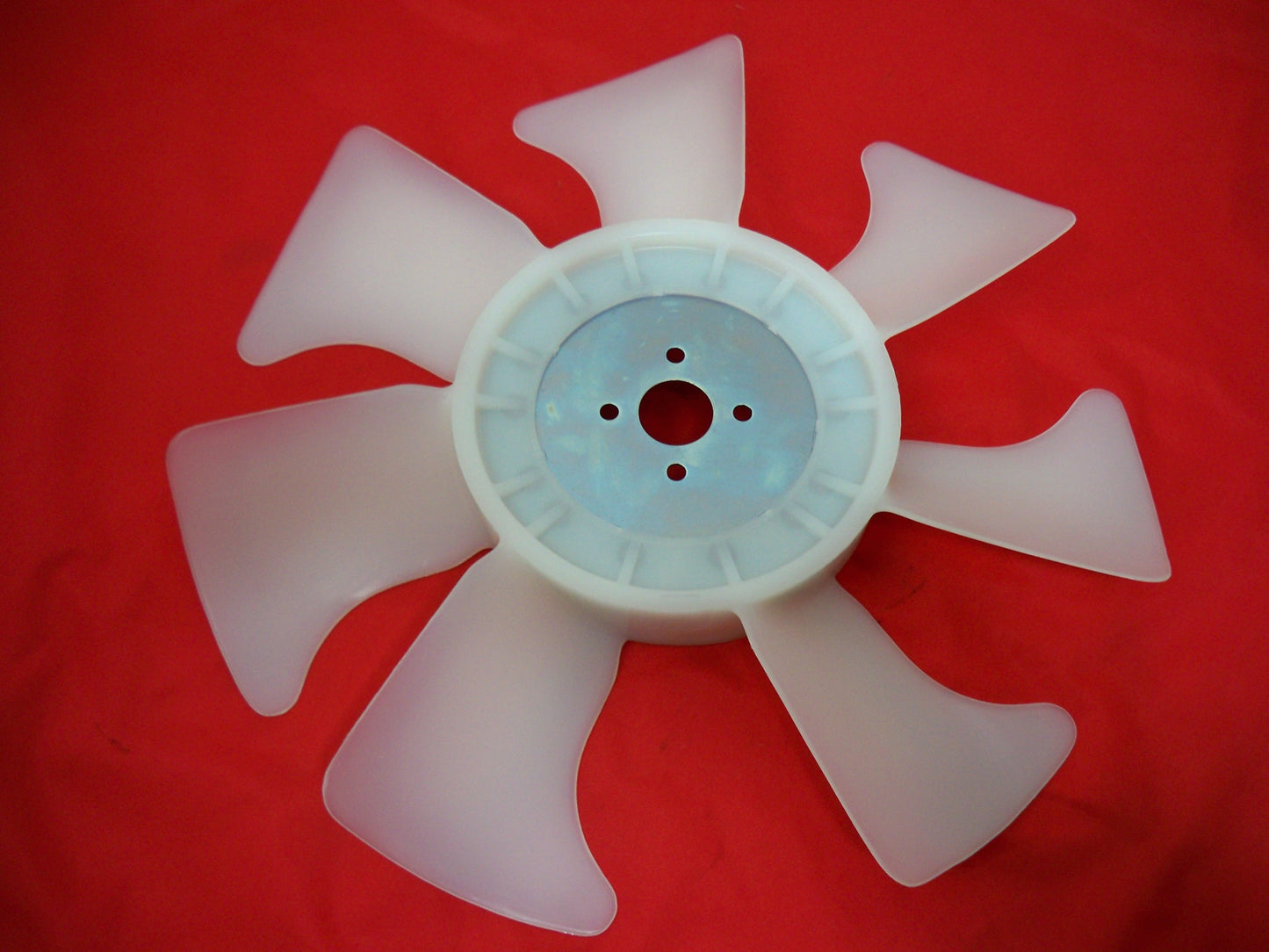 Ventilator von Kubota D1803 V2403 Lüfter Lüfterrad 16661-74110