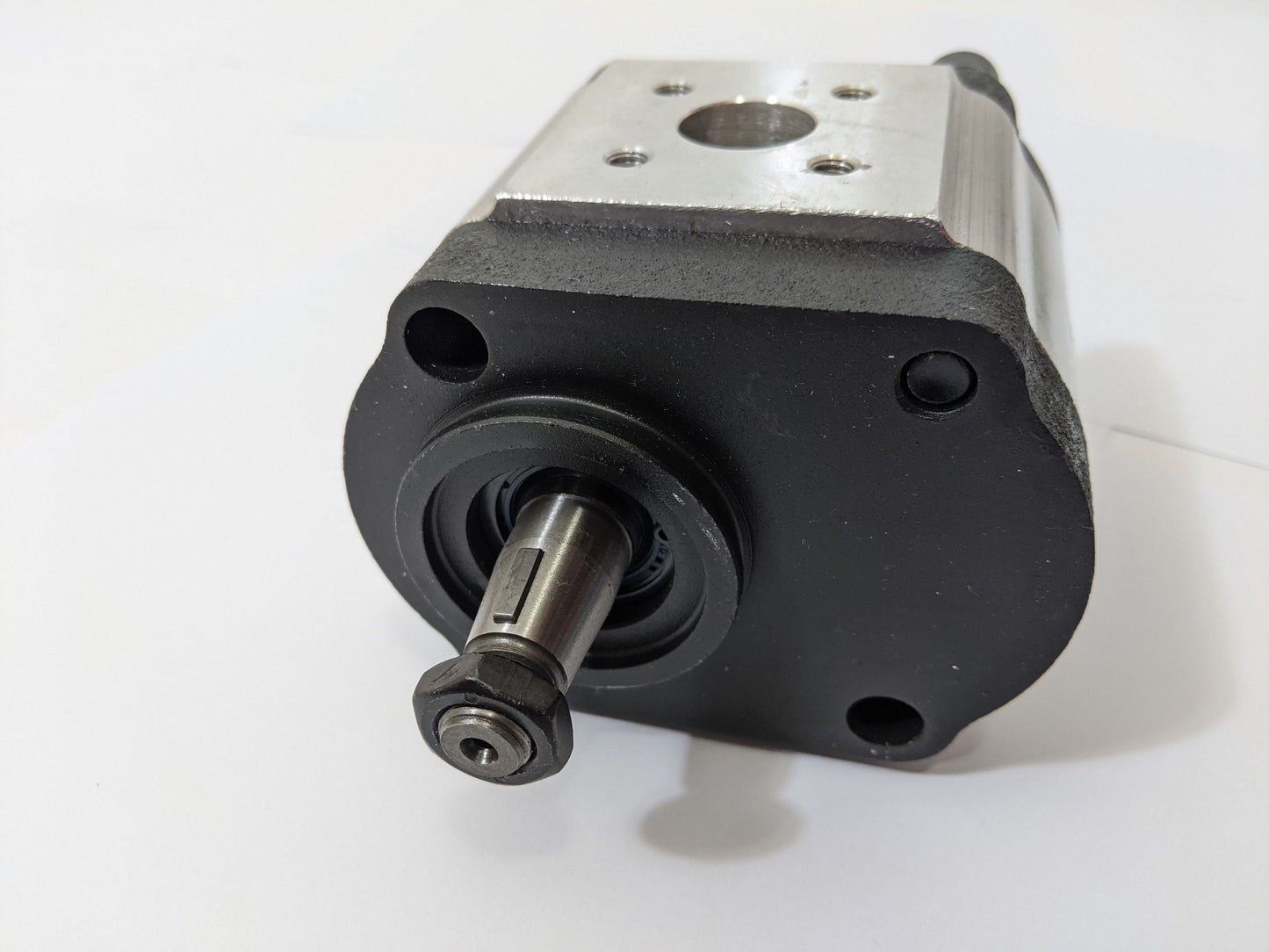 Hydraulikpumpe passend für John Deere 510 710 1986963C1 AL10681 AL16301 AL37753