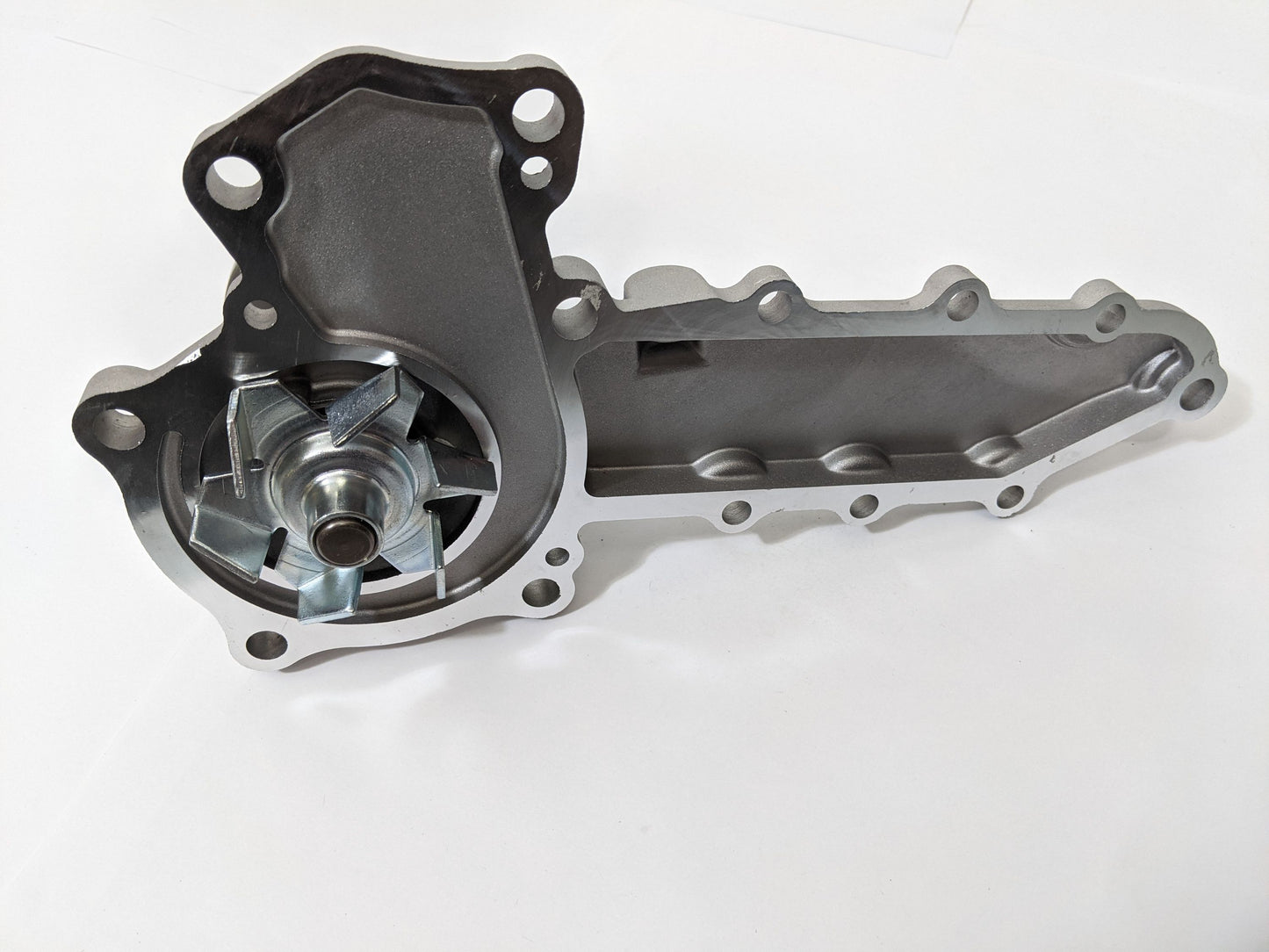 Wasserpumpe passend für Kubota V2403 V2203 1A051-73030 1A051-73032 1A051-73035