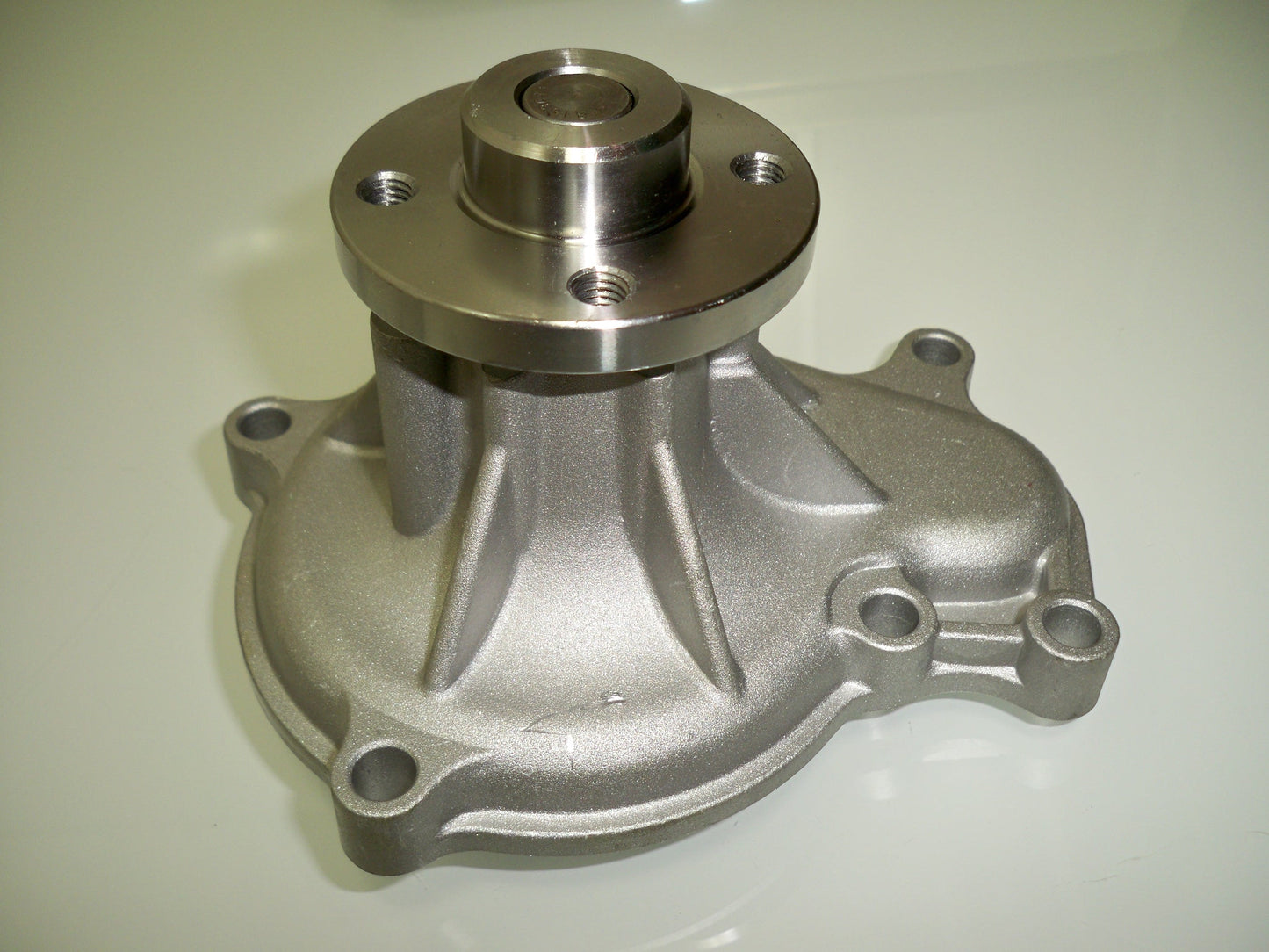 Wasserpumpe passend für Kubota V3300 V3600 V3800 1K011-73034